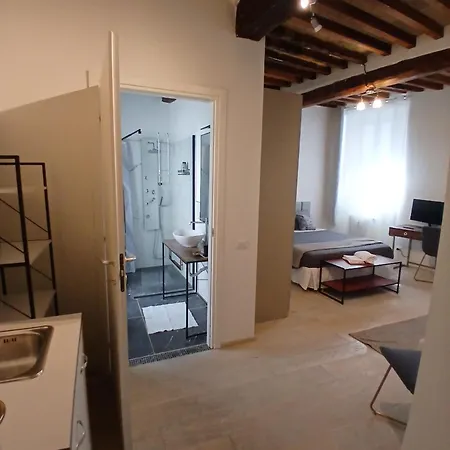 Casa Merulo- Matrimoniale 3* Parma